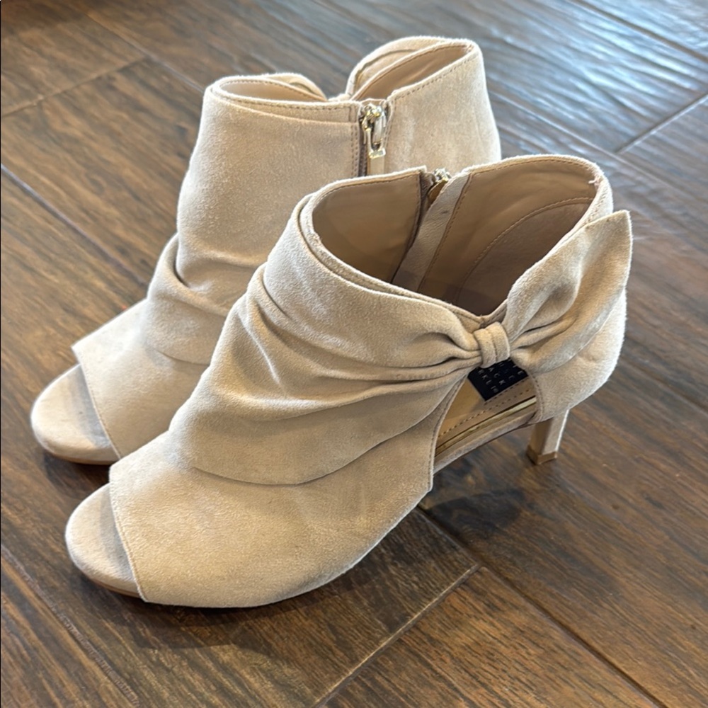 Elegant Tan Peep-Toe Ankle Boots